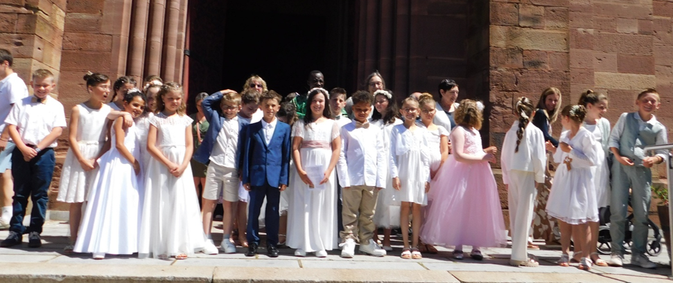 Ils ont communié pour la 1ère fois au Corps du Christ